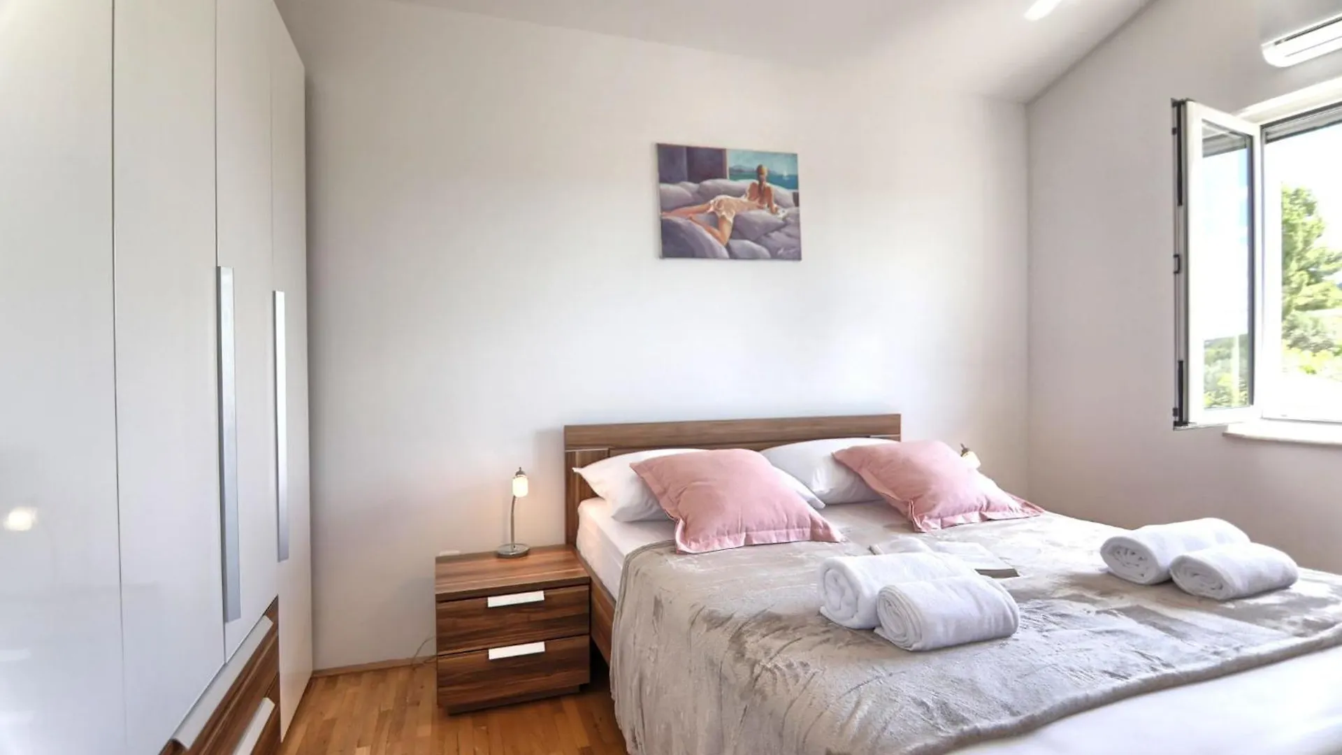 Holiday Home Srecko Polaca