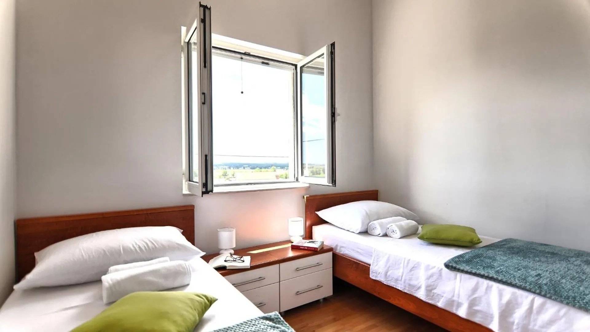 Holiday Home Srecko Polaca