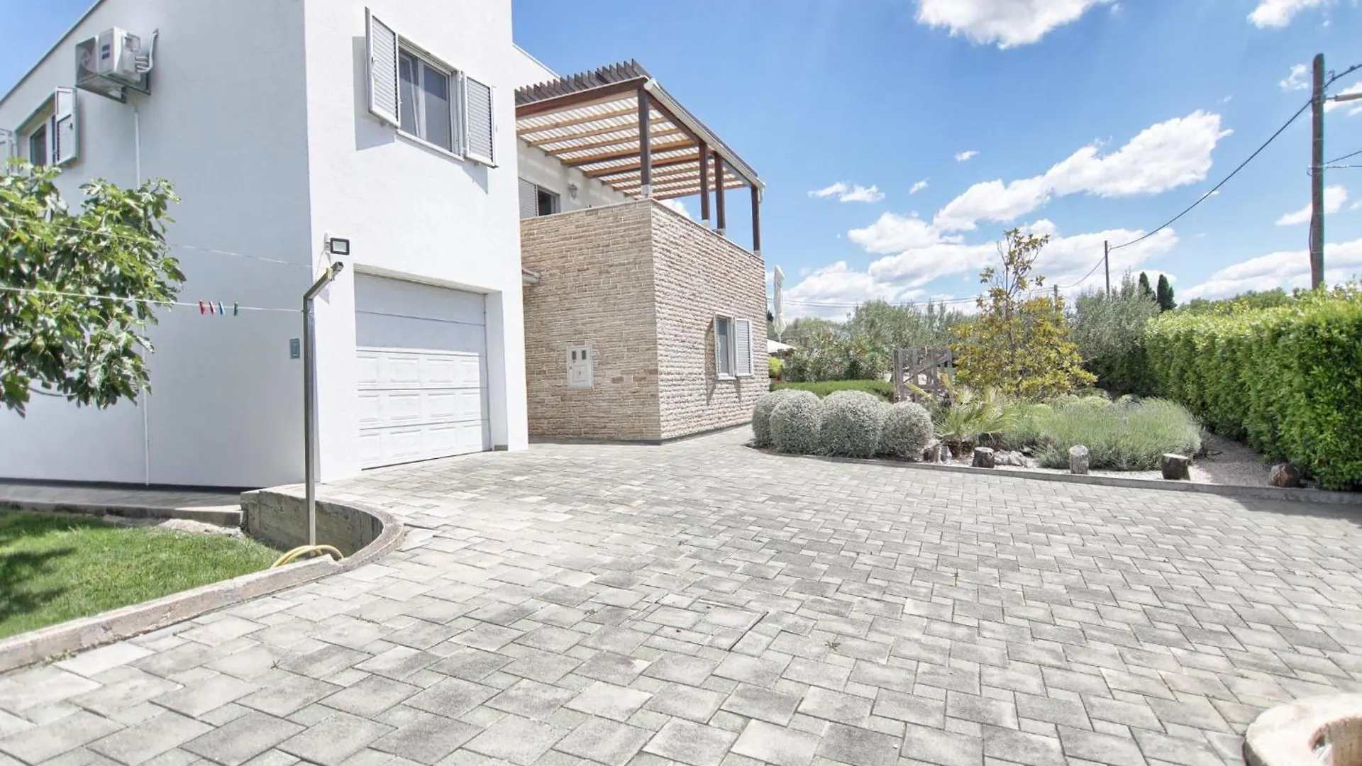 Holiday Home Srecko Polaca