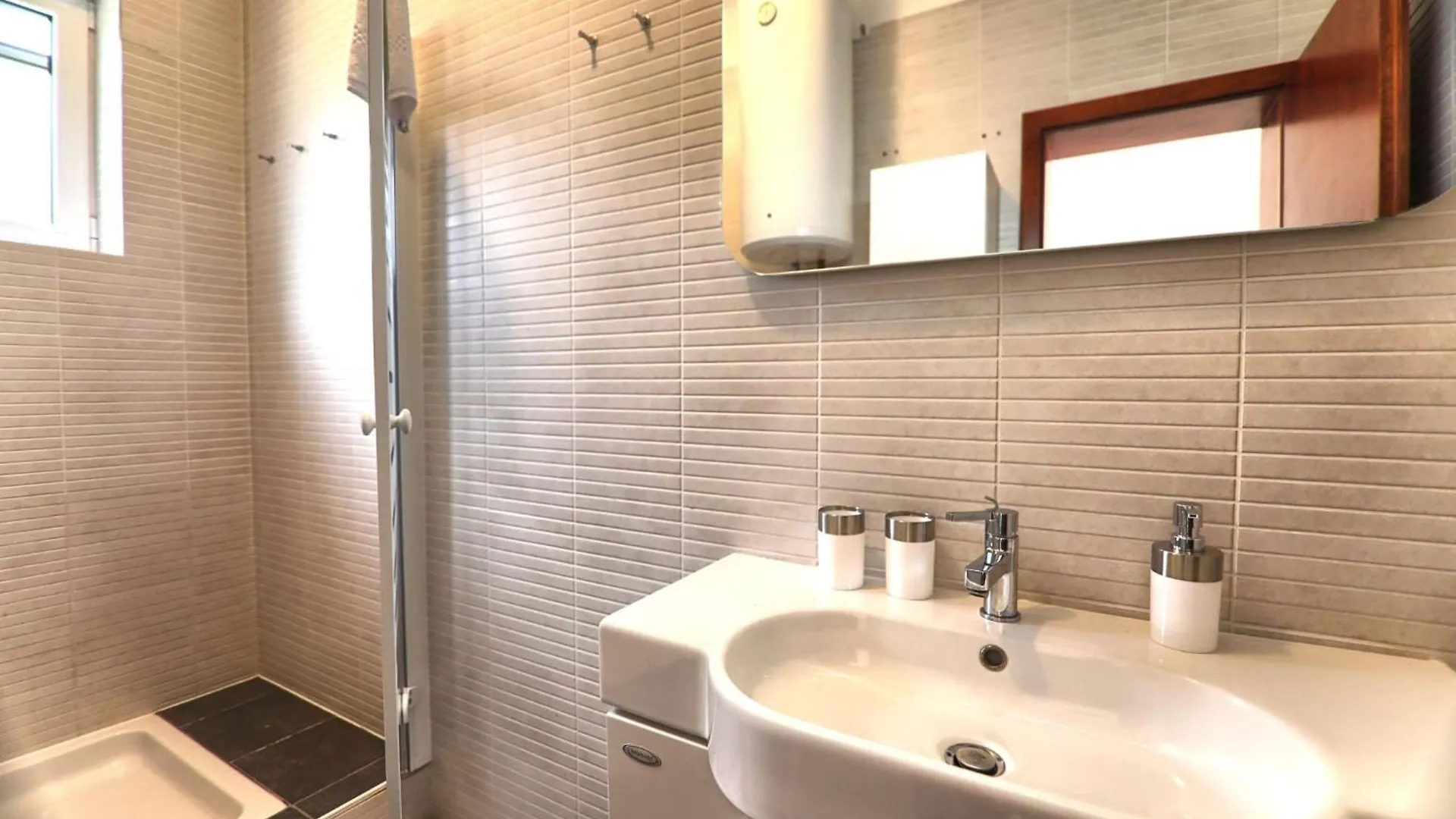 Holiday Home Srecko Polaca