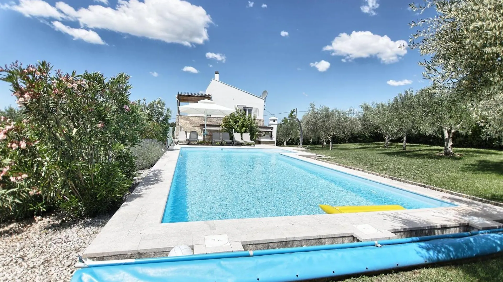 Holiday Home Srecko Polaca